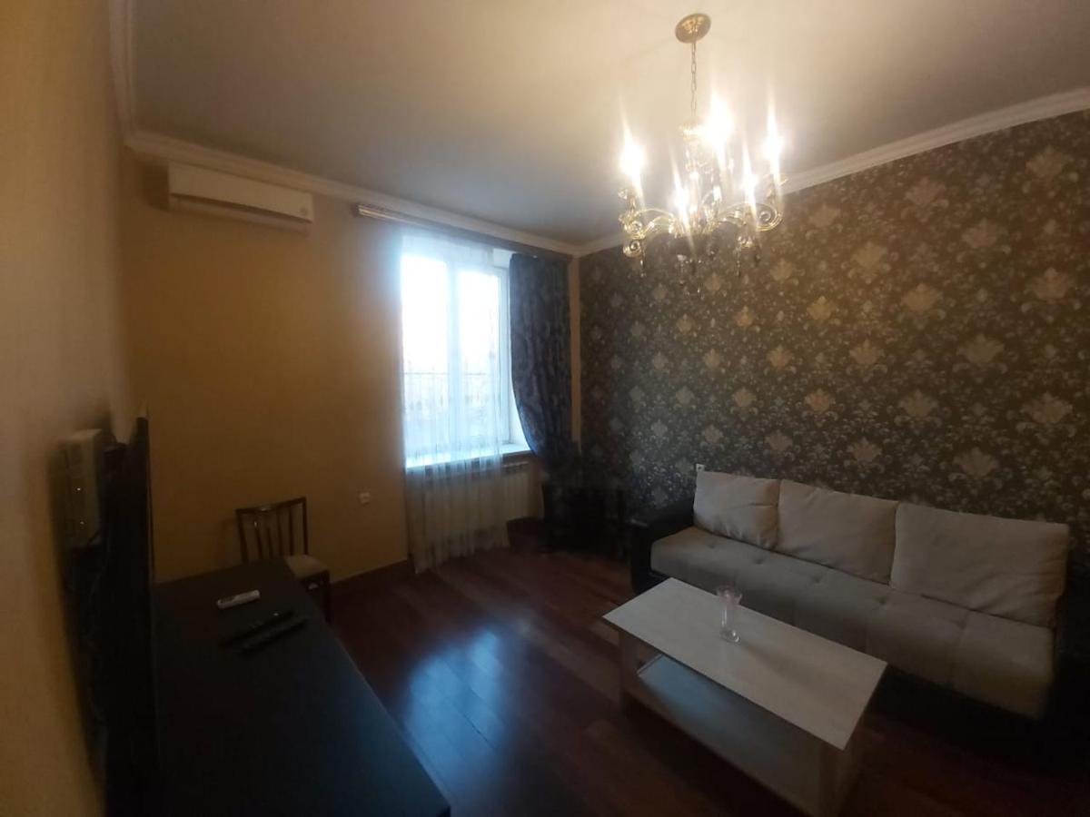 Шикарная Однушка На Абовяна Yerevan Exterior photo