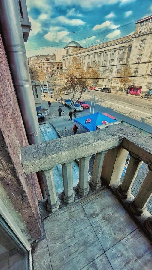 Шикарная Однушка На Абовяна Yerevan Exterior photo